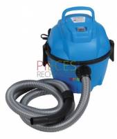 Aspirateur Souffleur 8L CHIMECO. Idéal pour opérations de maintenance chauffage, pratique et léger. Grâce à son câble électrique de 2,5 mètres et à son flexible plus long, 2,5 mètres, il permet d'accéder aux appareils muraux sans difficulté. Cuve PVC de 8 litres. Moteur 1000W avec sangle de transport. Aspiration 17KPa Bruit: 76dBA, Poids 4 kg.